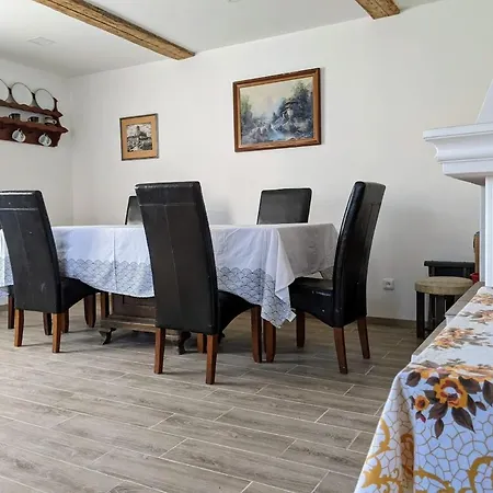 U Rybnika Strehom 3*