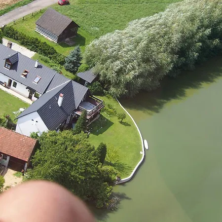 U Rybnika Strehom Pensionat Dolní Bousov