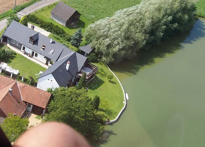 U Rybnika Strehom Guest house Dolni Bousov